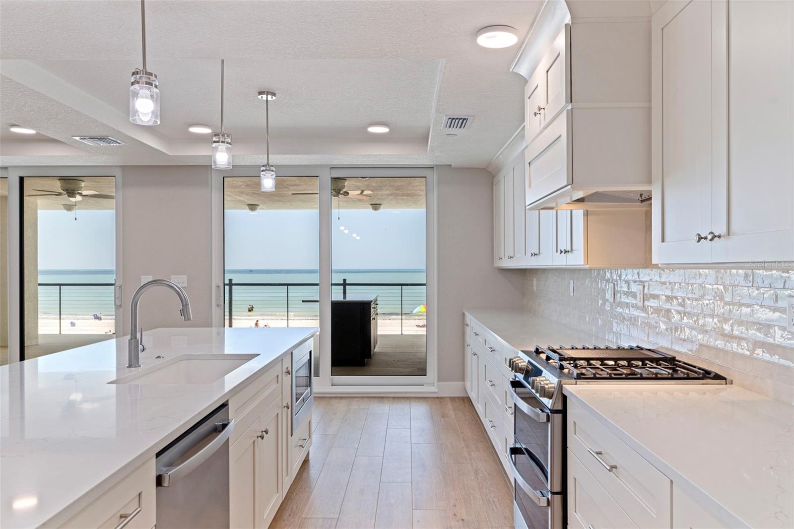 14048 GULF BLVD #202