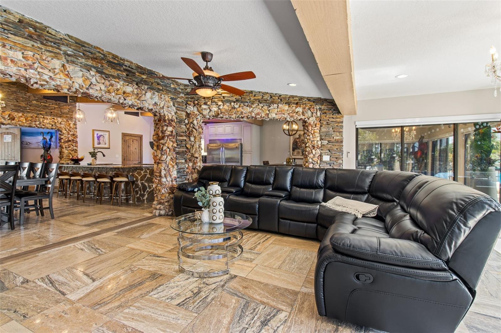 357 LA HACIENDA DR