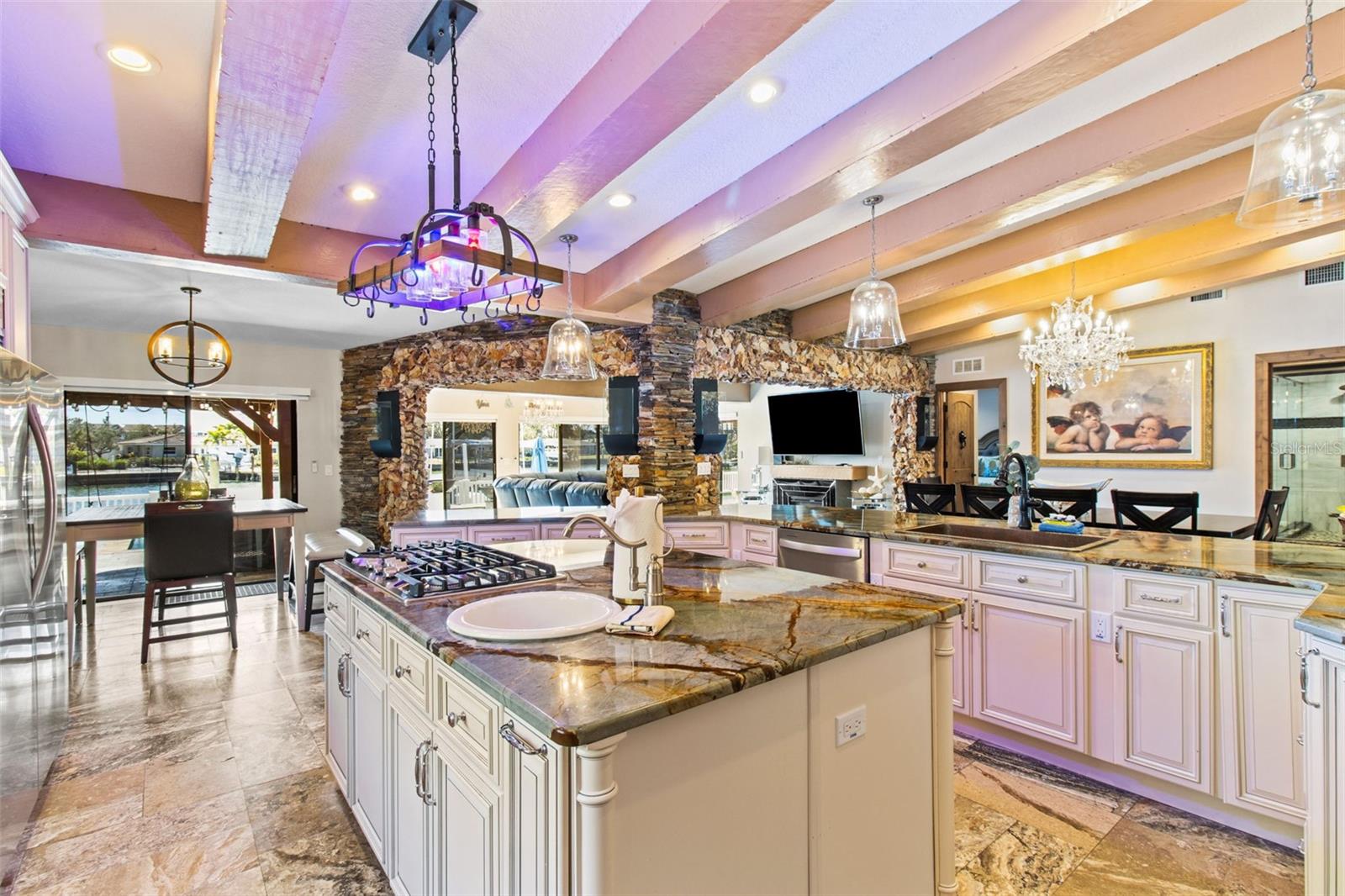 357 LA HACIENDA DR