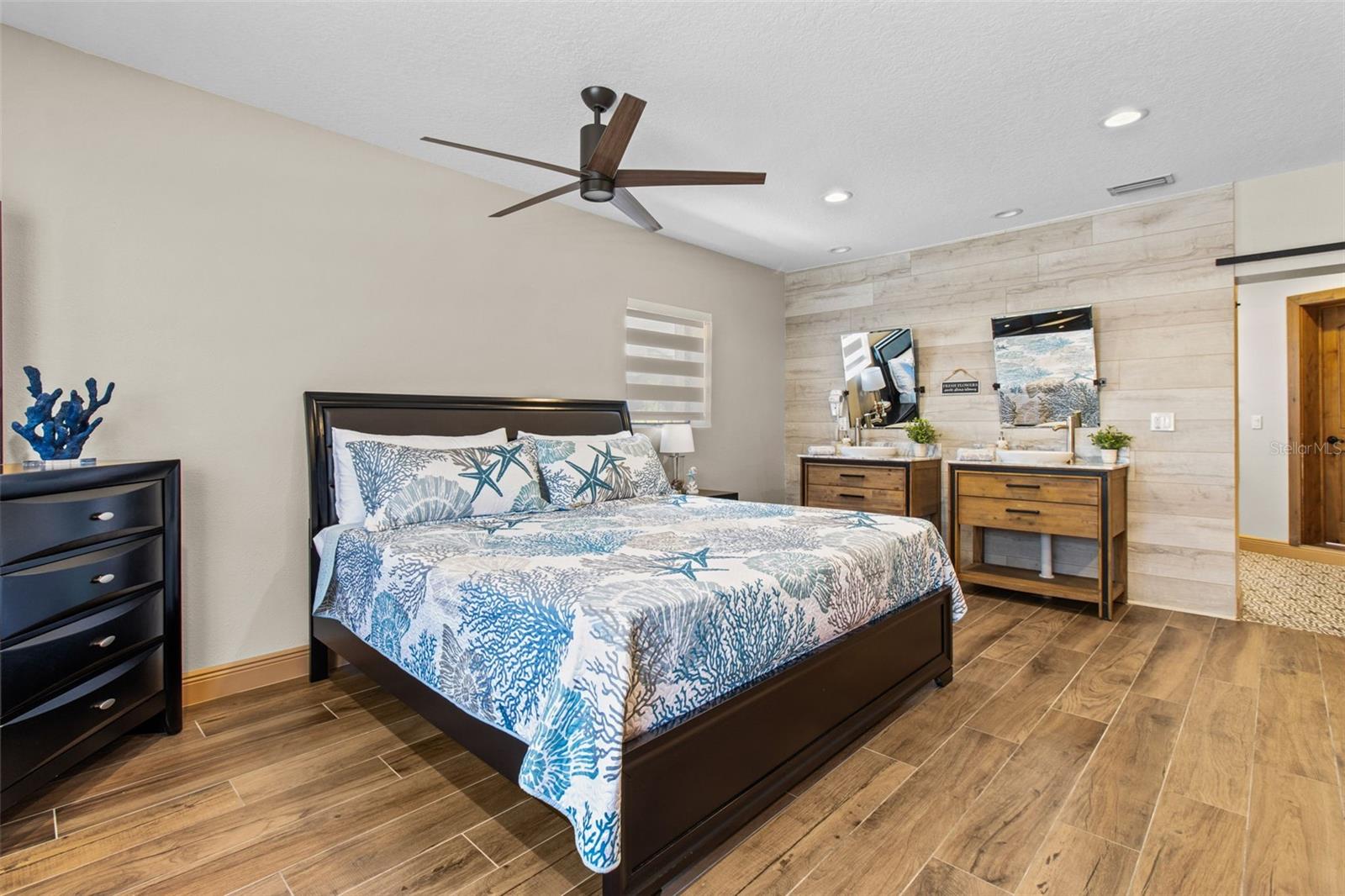 357 LA HACIENDA DR