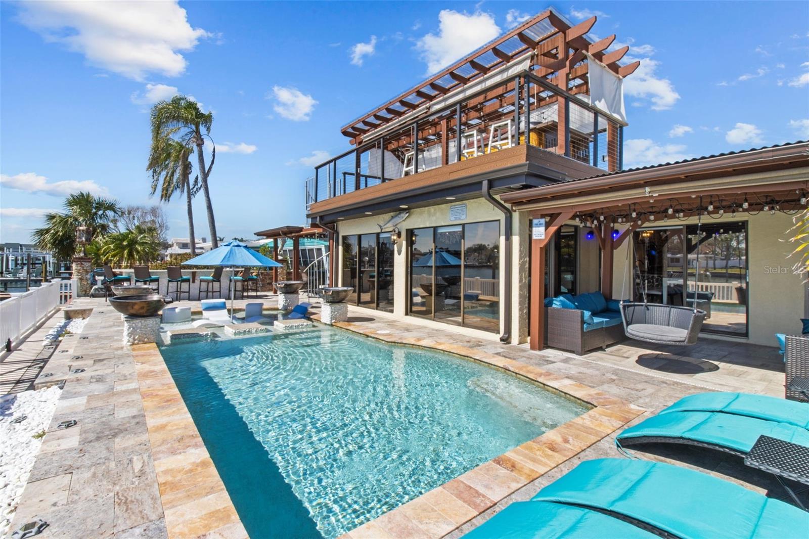 357 LA HACIENDA DR