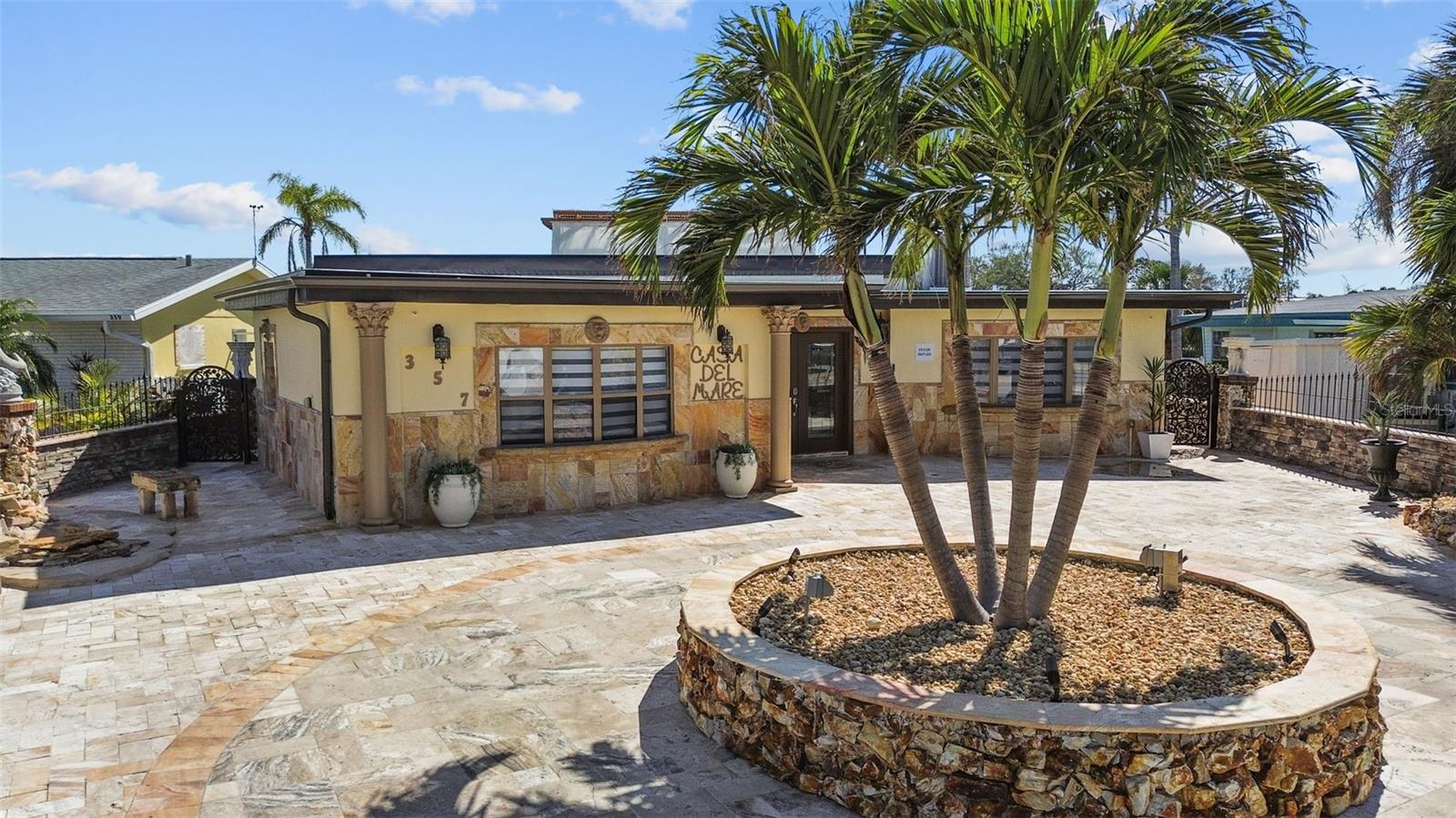 357 LA HACIENDA DR