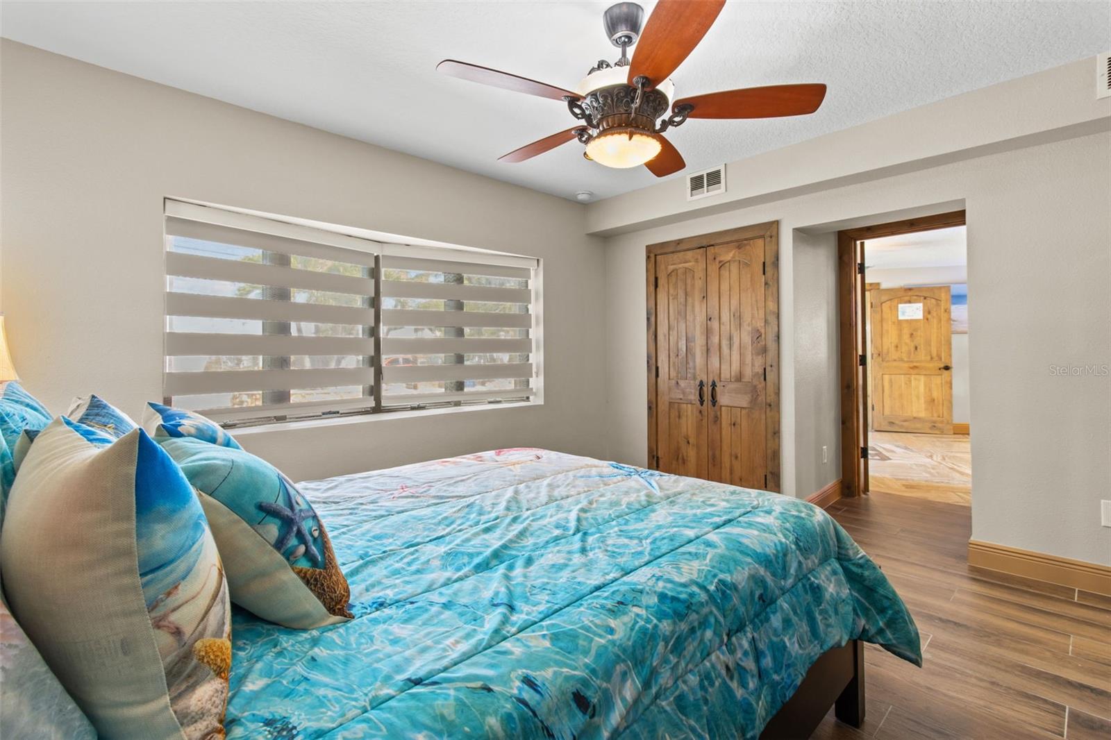 357 LA HACIENDA DR