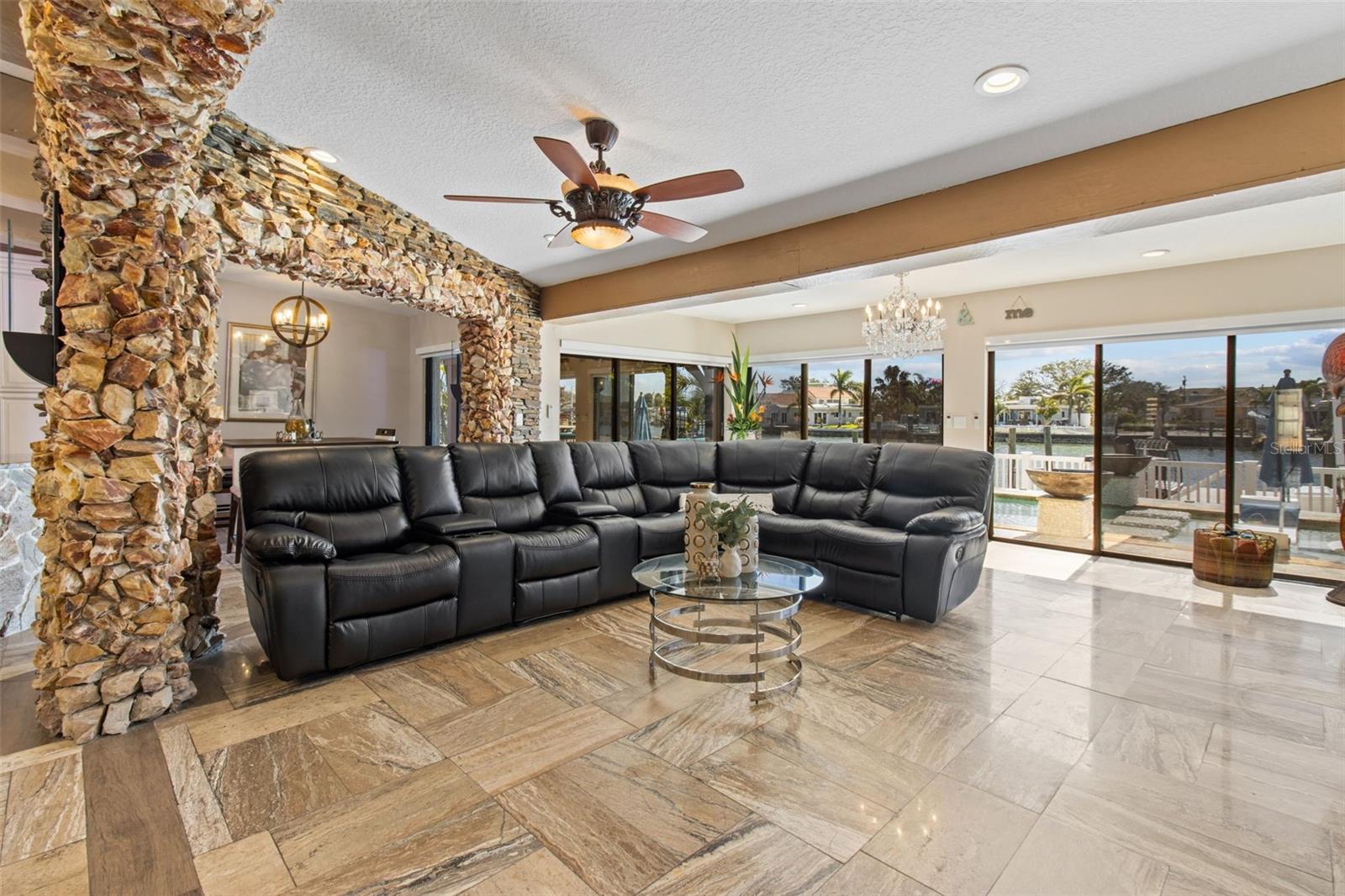 357 LA HACIENDA DR