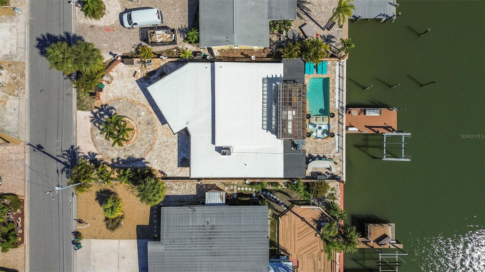 357 LA HACIENDA DR
