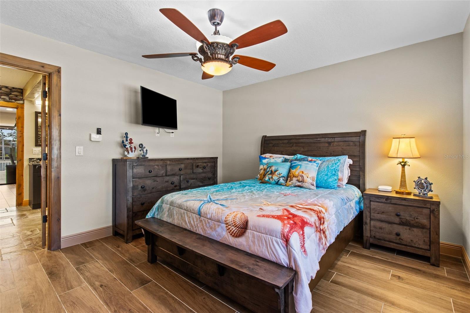 357 LA HACIENDA DR