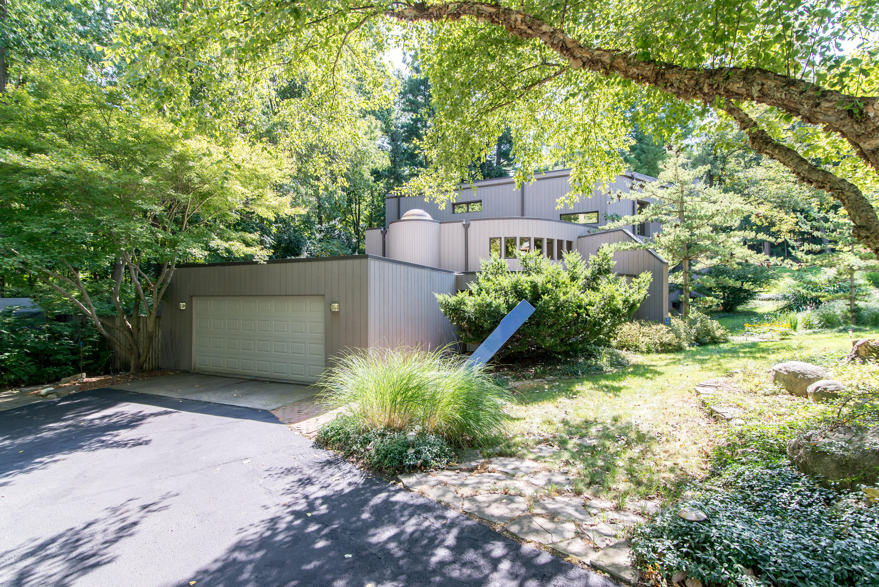 1320 Orkney Drive, Drive