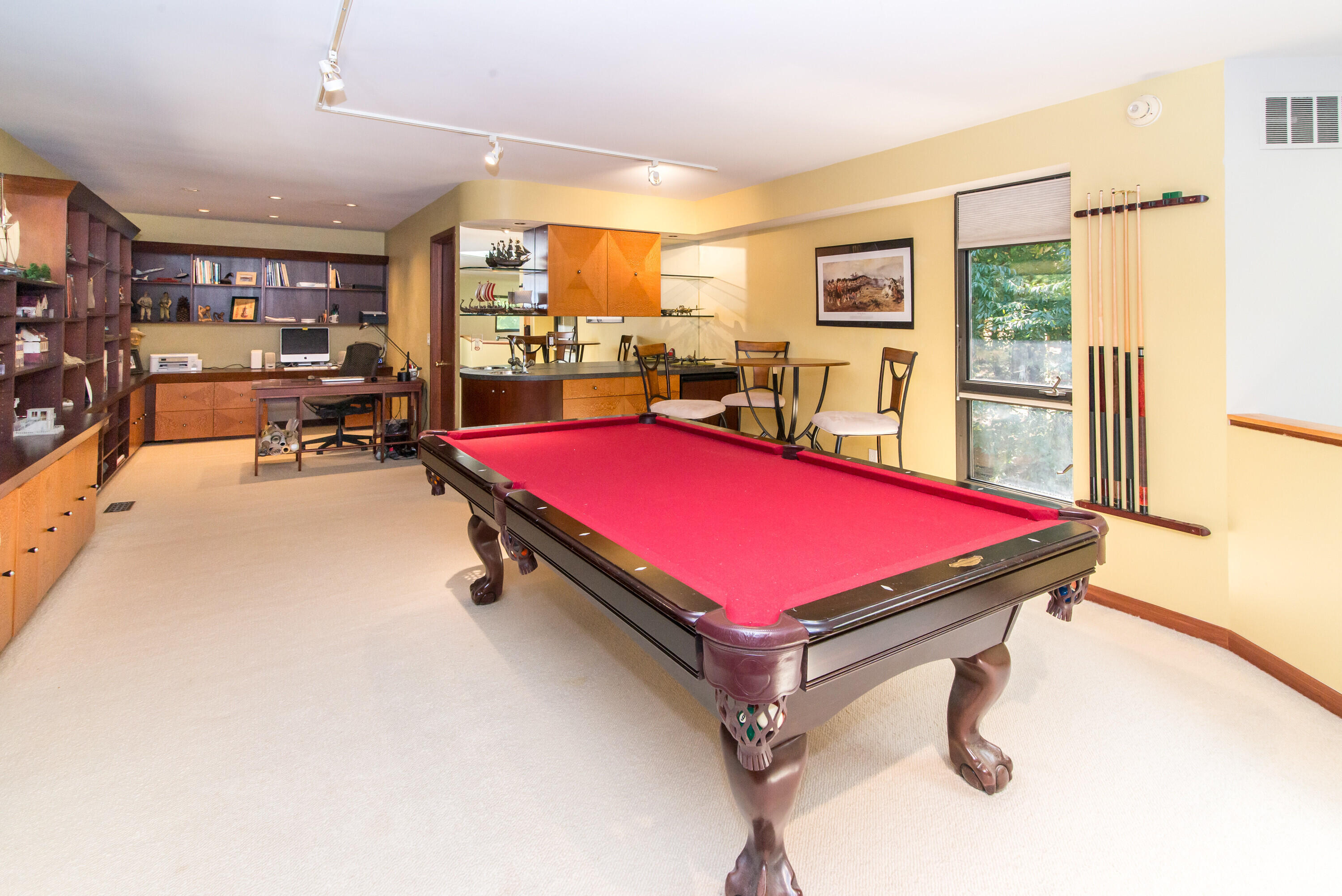 1320 Orkney Drive, Drive