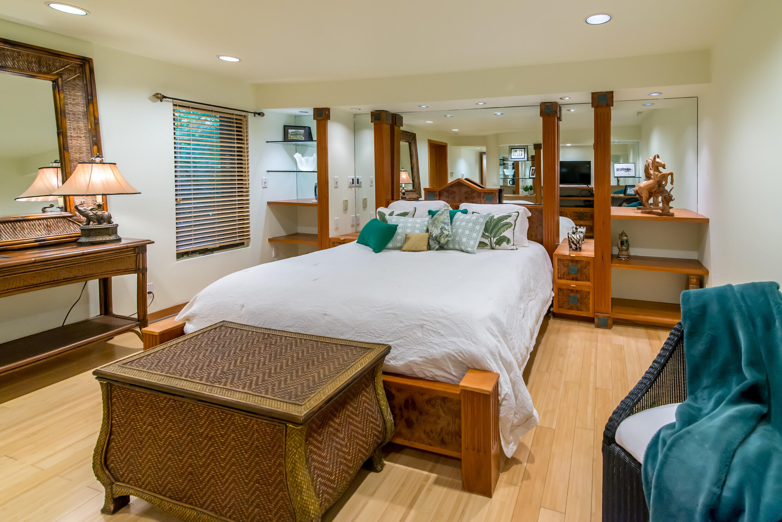 1320 Orkney Drive, Drive