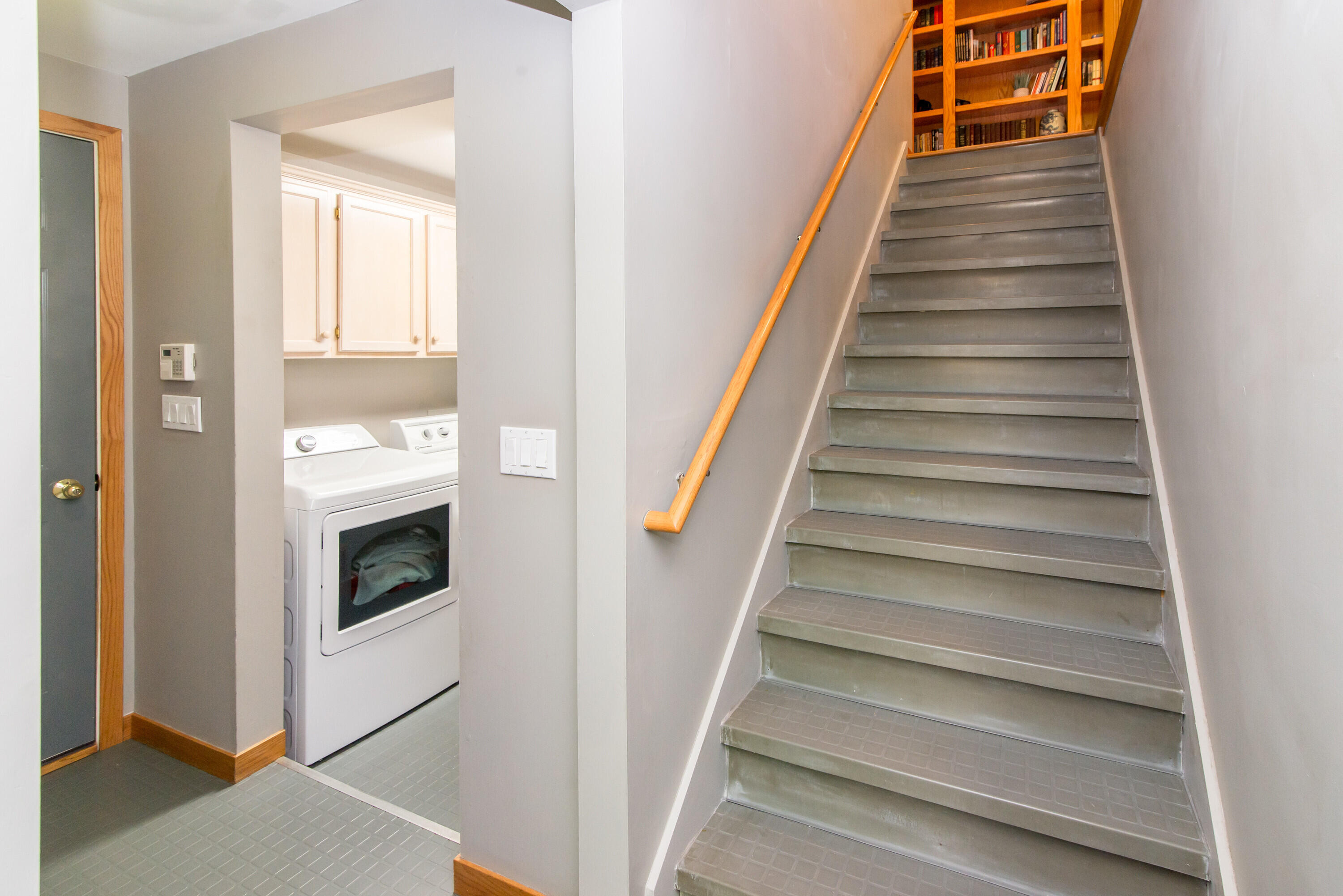 1320 Orkney Drive, Drive