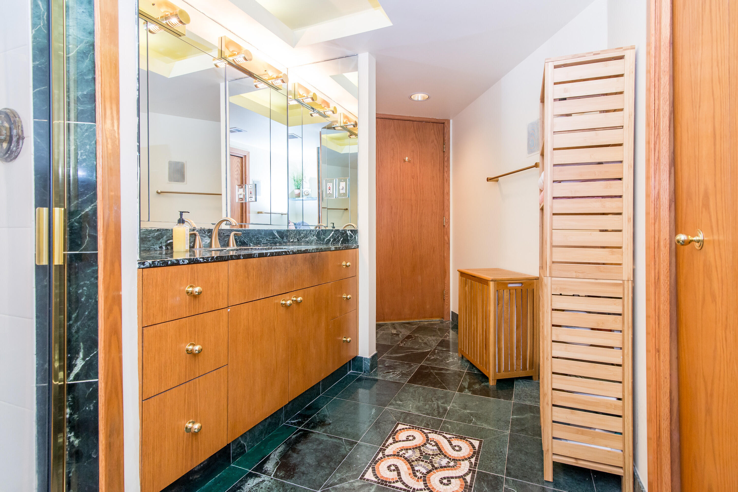 1320 Orkney Drive, Drive