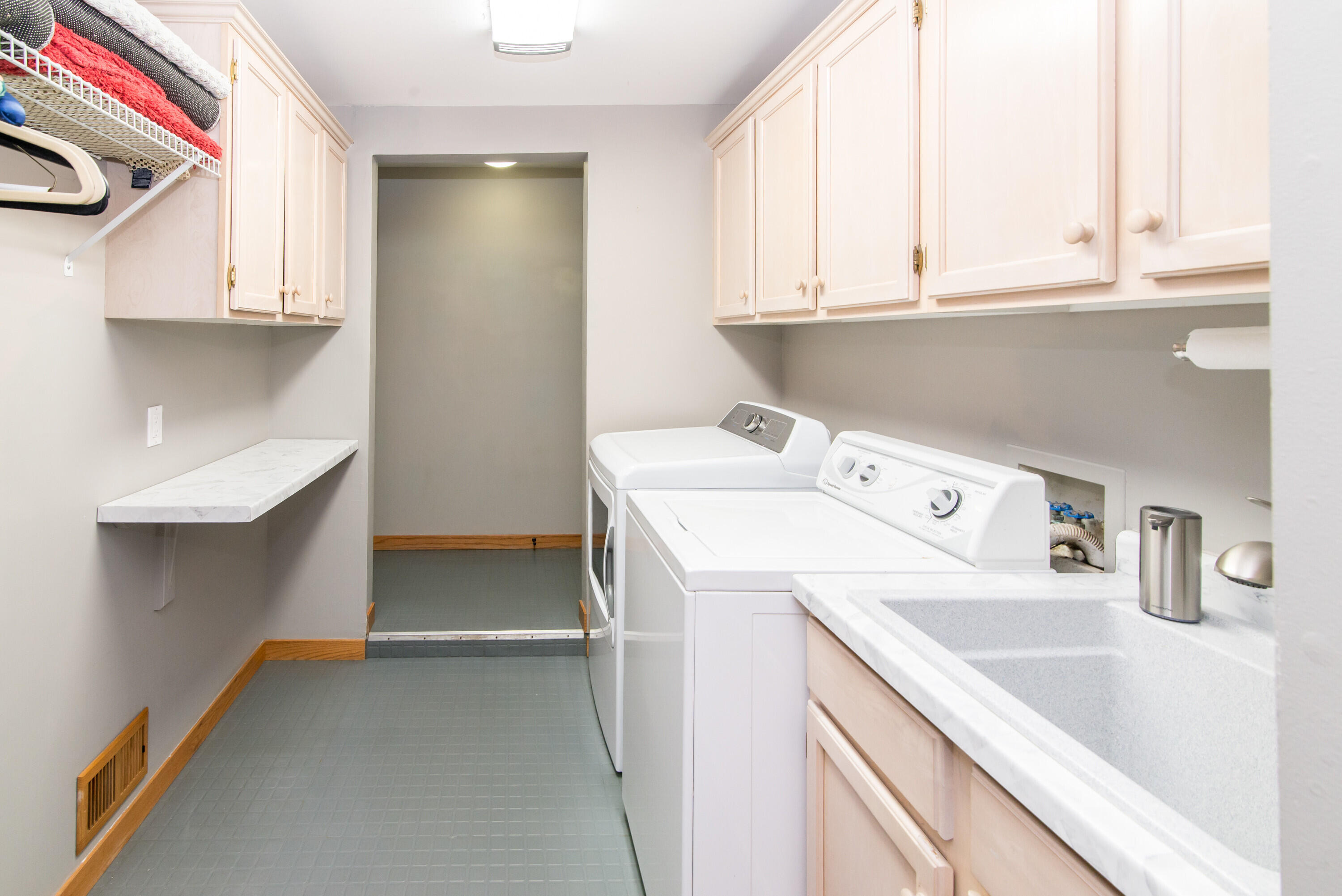 1320 Orkney Drive, Drive