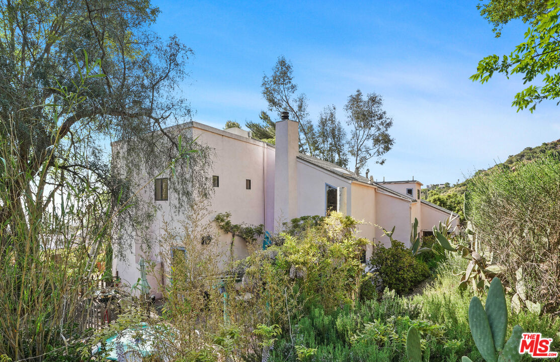 190 Loma Metisse Rd