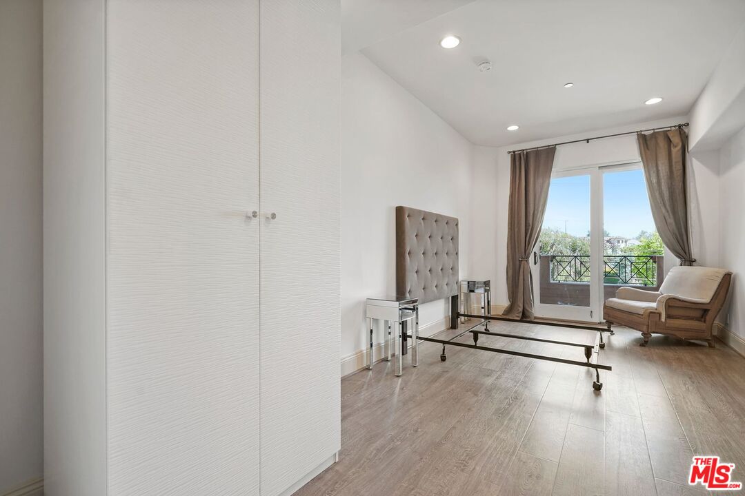 16123 W Sunset Blvd Unit: 202