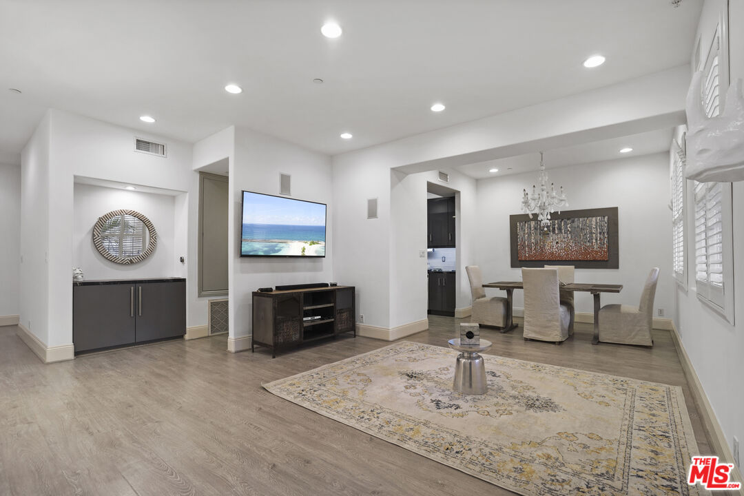 16123 W Sunset Blvd Unit: 202