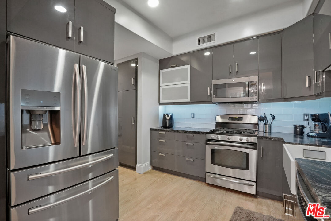 16123 W Sunset Blvd Unit: 202