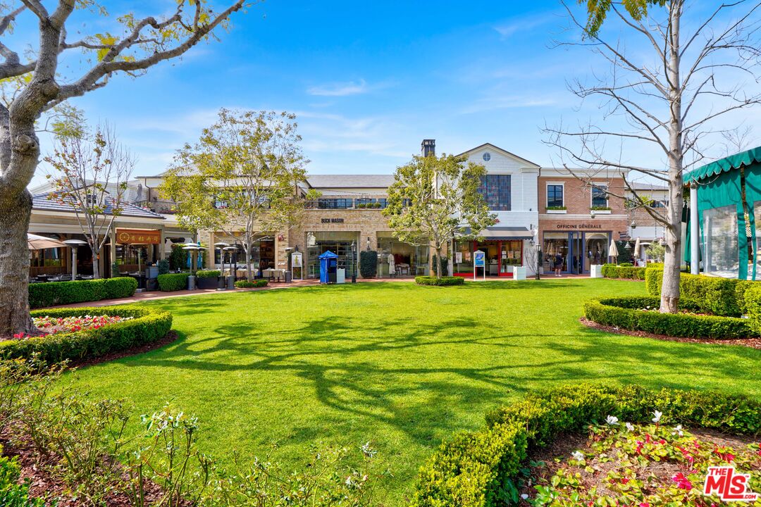 16123 W Sunset Blvd Unit: 202