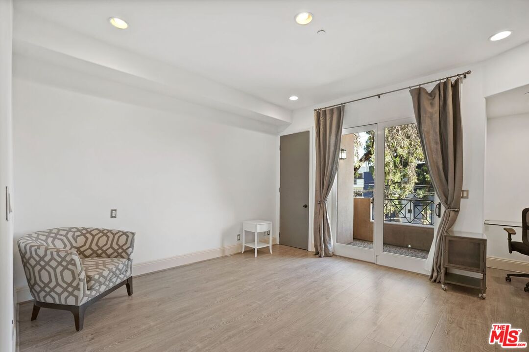 16123 W Sunset Blvd Unit: 202