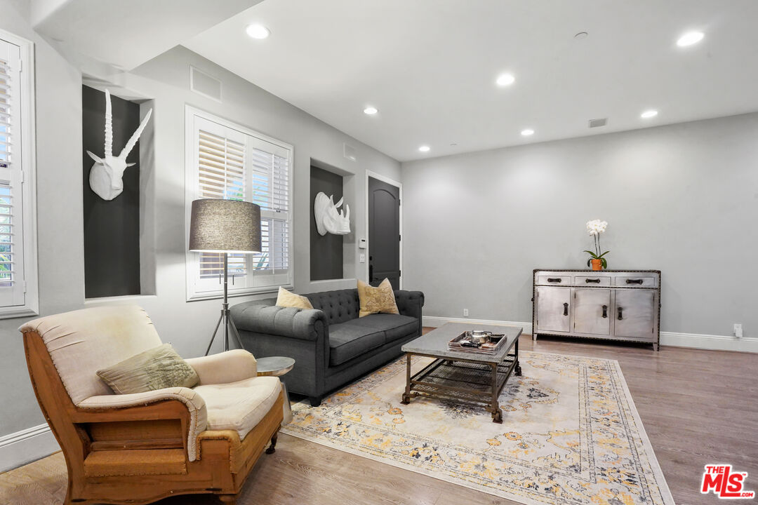 16123 W Sunset Blvd Unit: 202