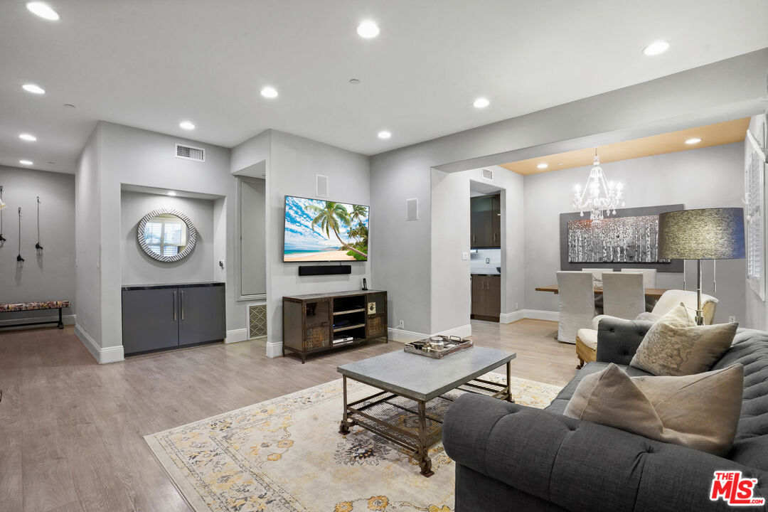 16123 W Sunset Blvd Unit: 202