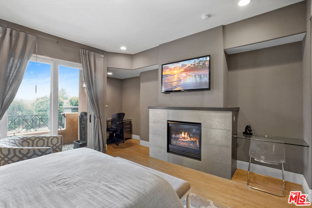 16123 W Sunset Blvd Unit: 202