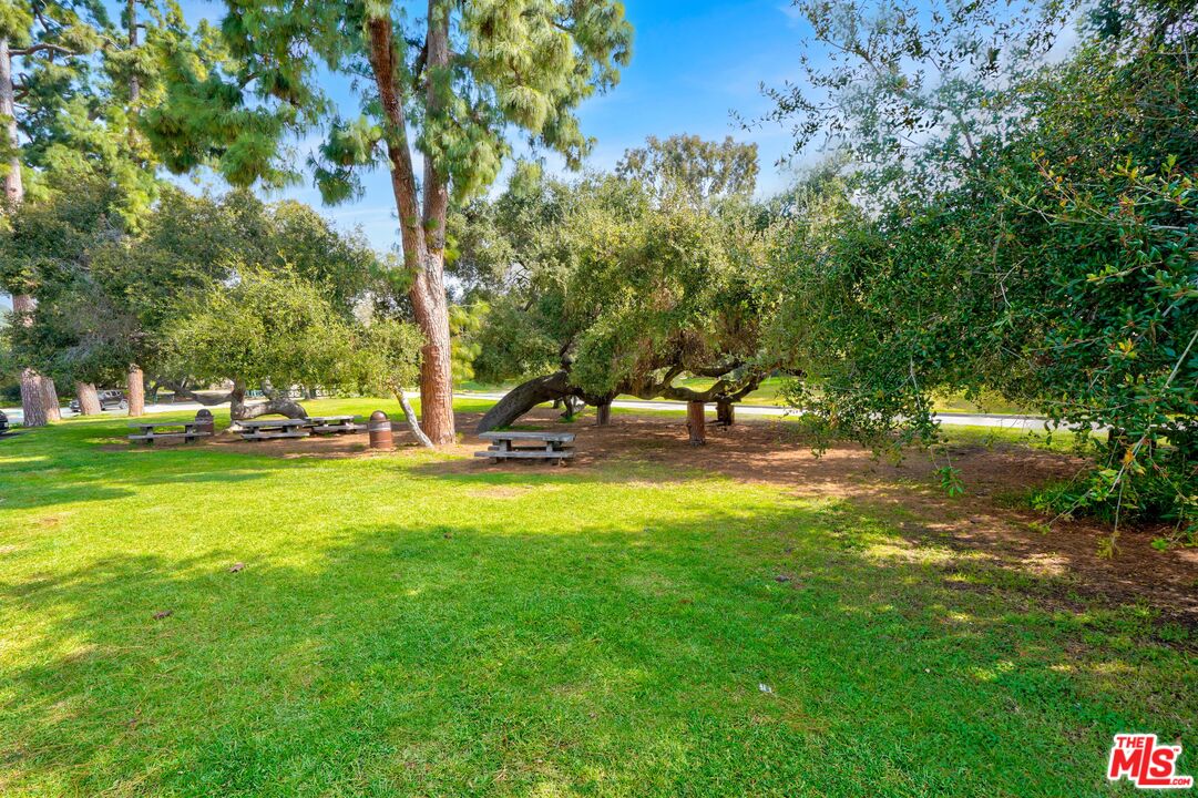 16123 W Sunset Blvd Unit: 202