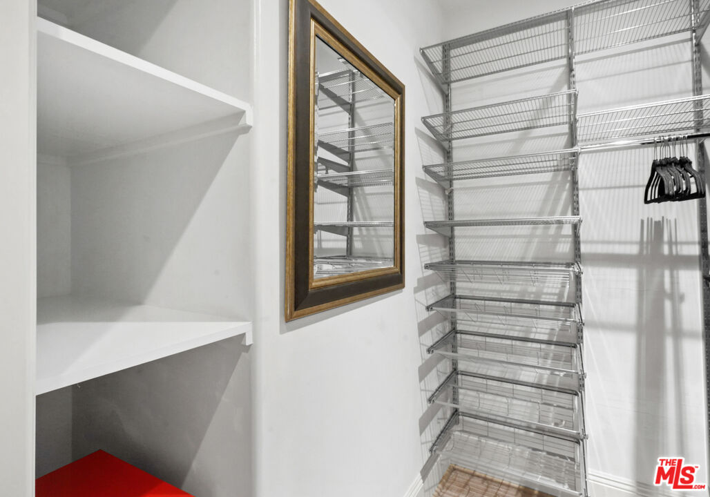 16123 W Sunset Blvd Unit: 202