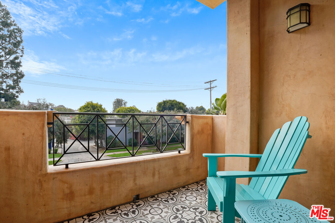 16123 W Sunset Blvd Unit: 202