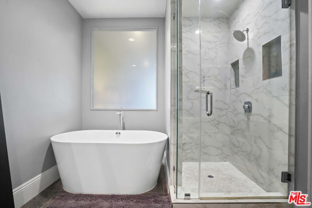 16123 W Sunset Blvd Unit: 202