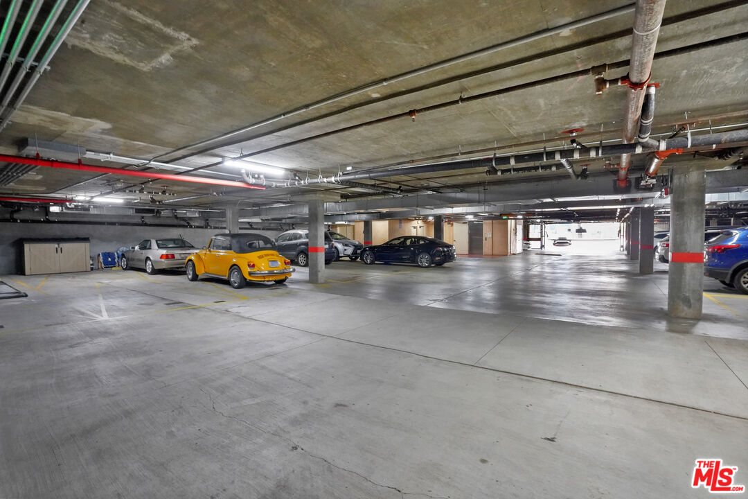 16123 W Sunset Blvd Unit: 202