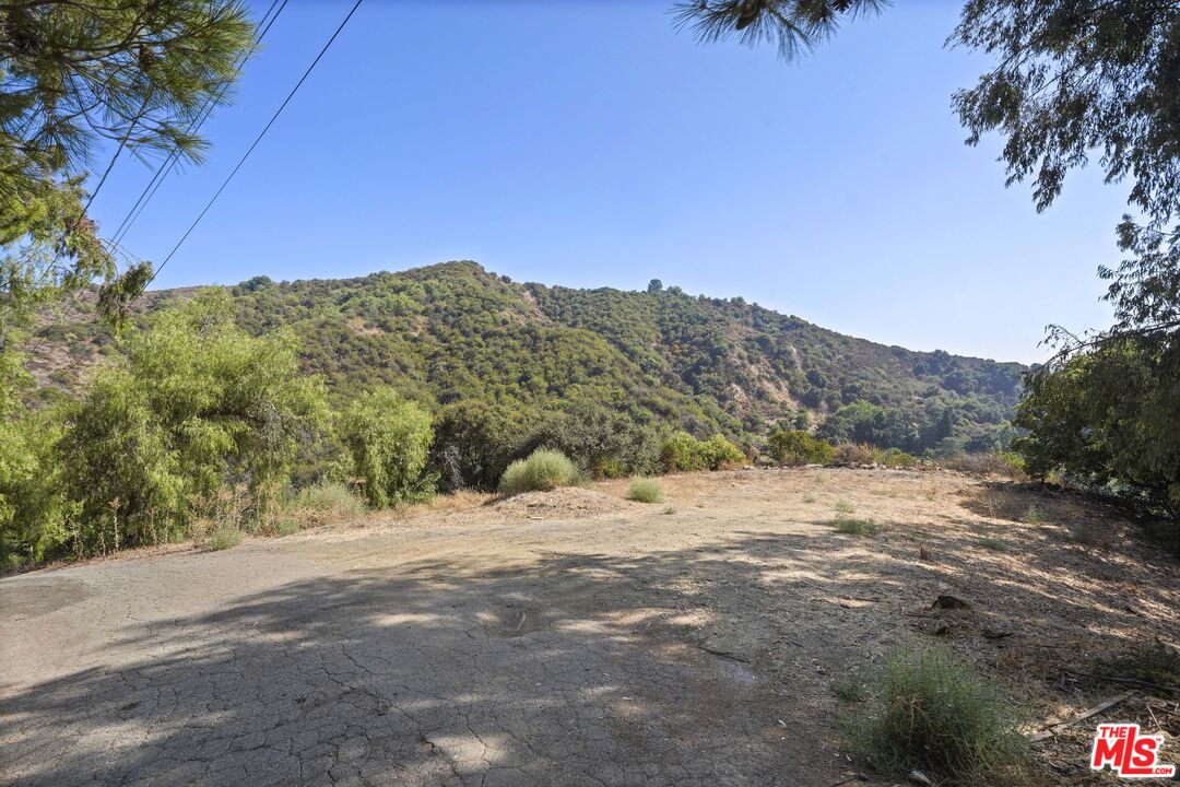 2088 Topanga Skyline Dr