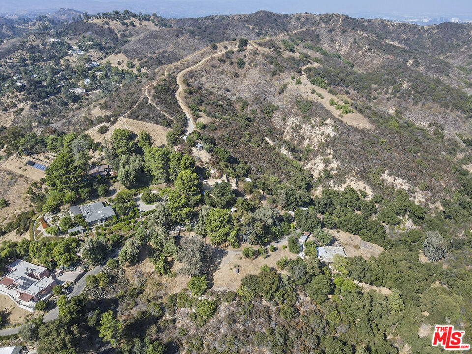 2088 Topanga Skyline Dr