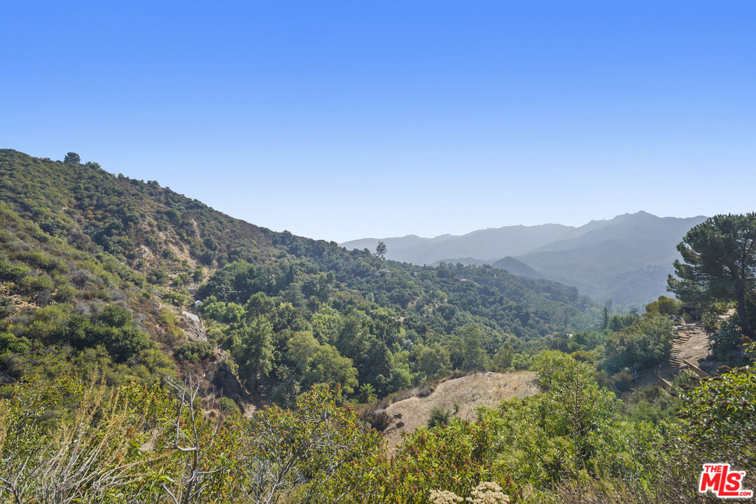 2088 Topanga Skyline Dr