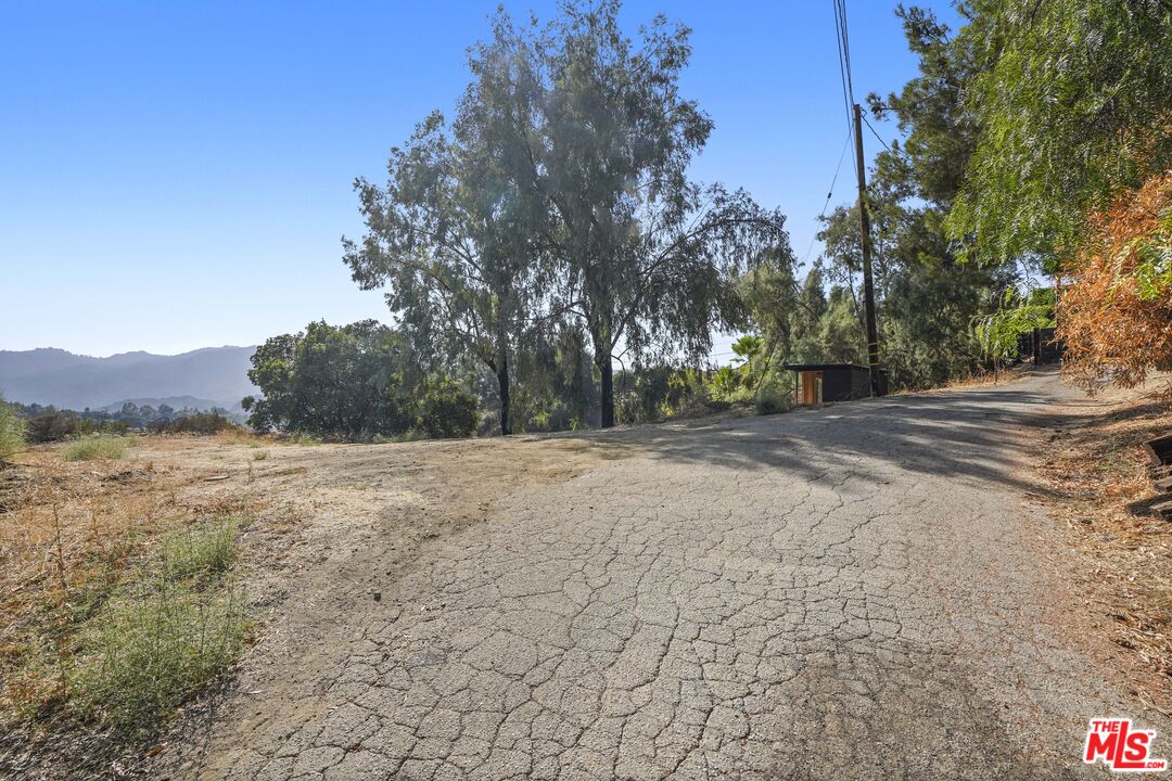 2088 Topanga Skyline Dr