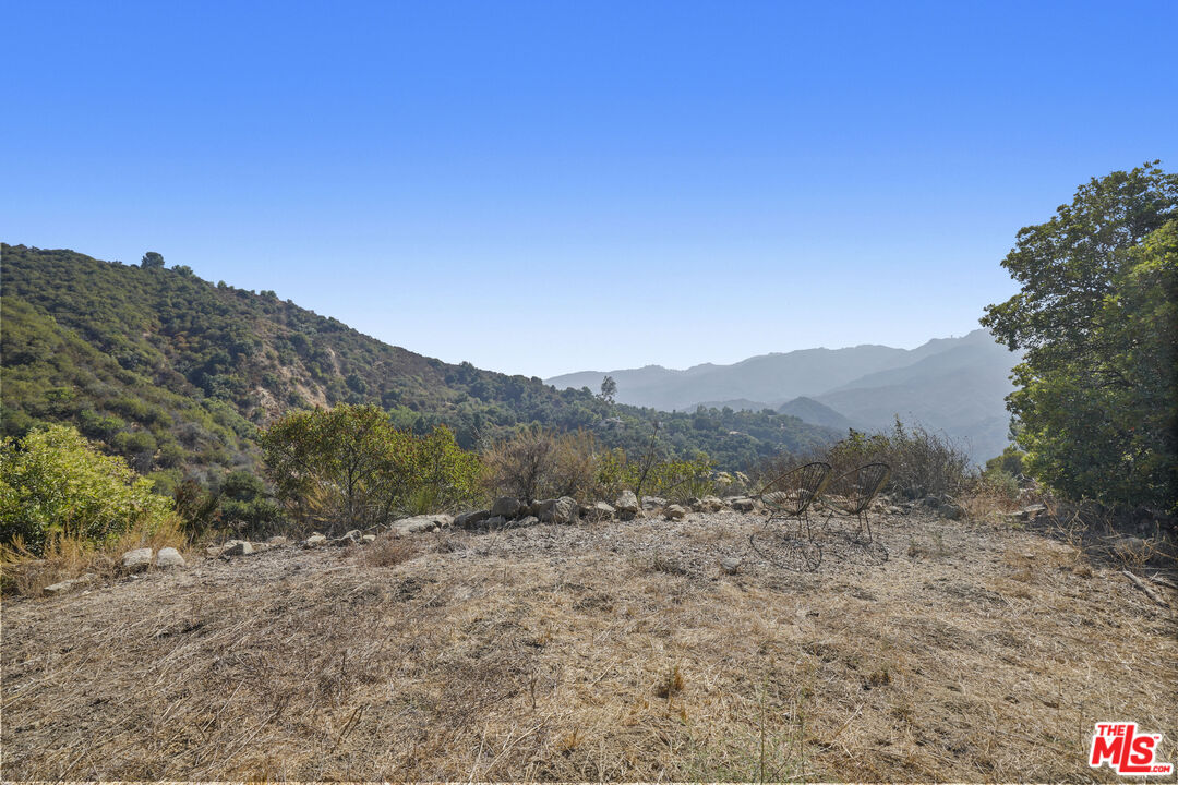 2088 Topanga Skyline Dr