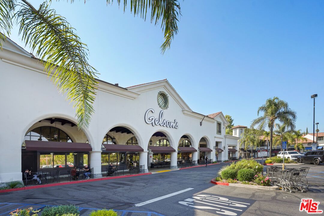 2088 Topanga Skyline Dr