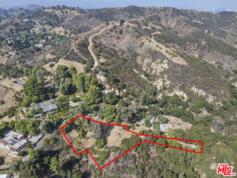 2088 Topanga Skyline Dr