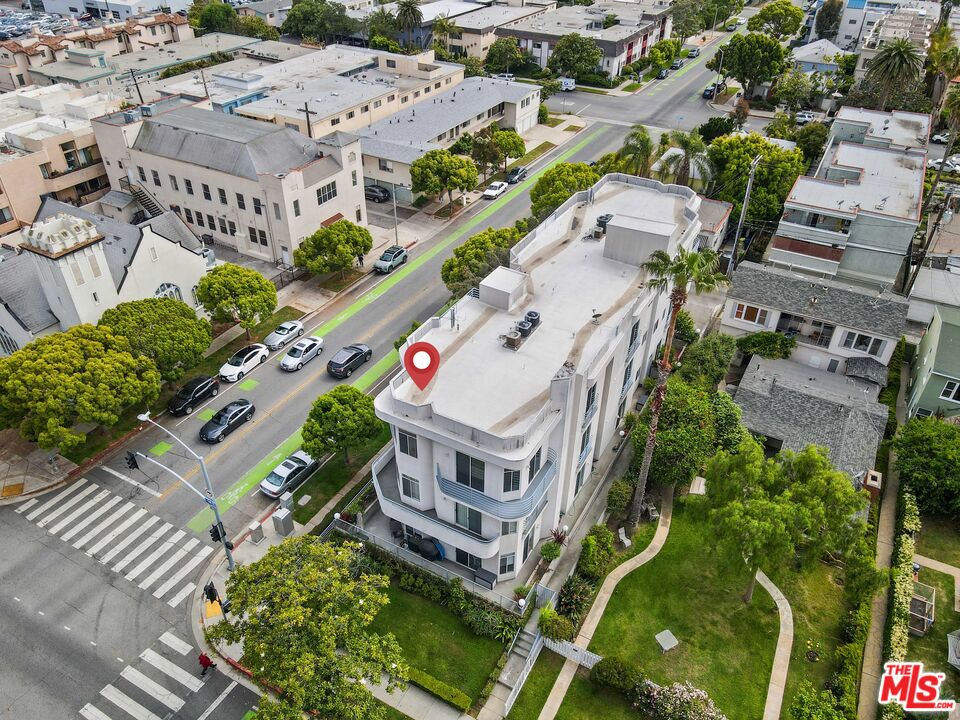 1325 ARIZONA AVE Unit: 201