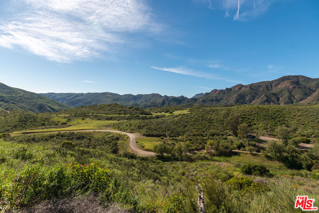 34229 Mulholland Hwy