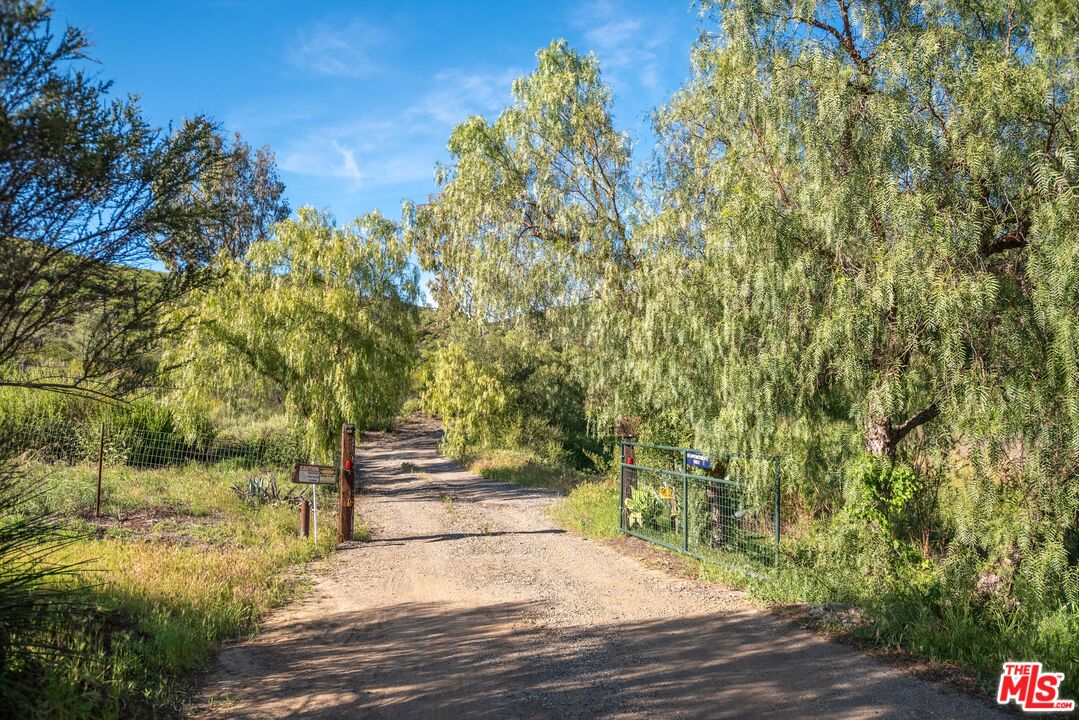 34229 Mulholland Hwy