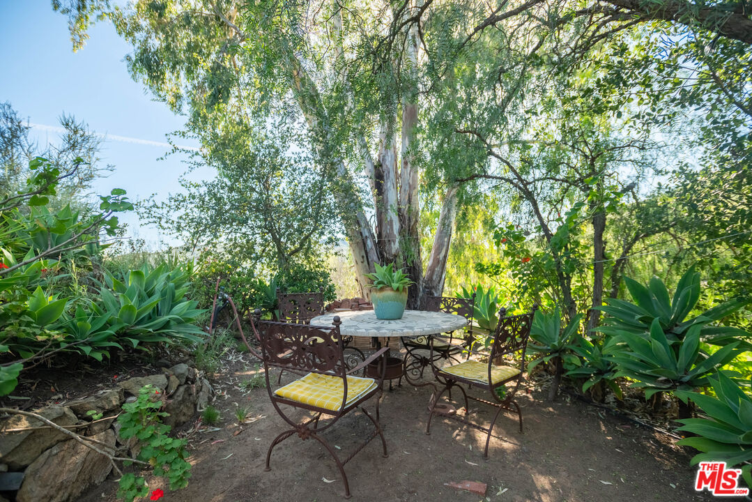 34229 Mulholland Hwy