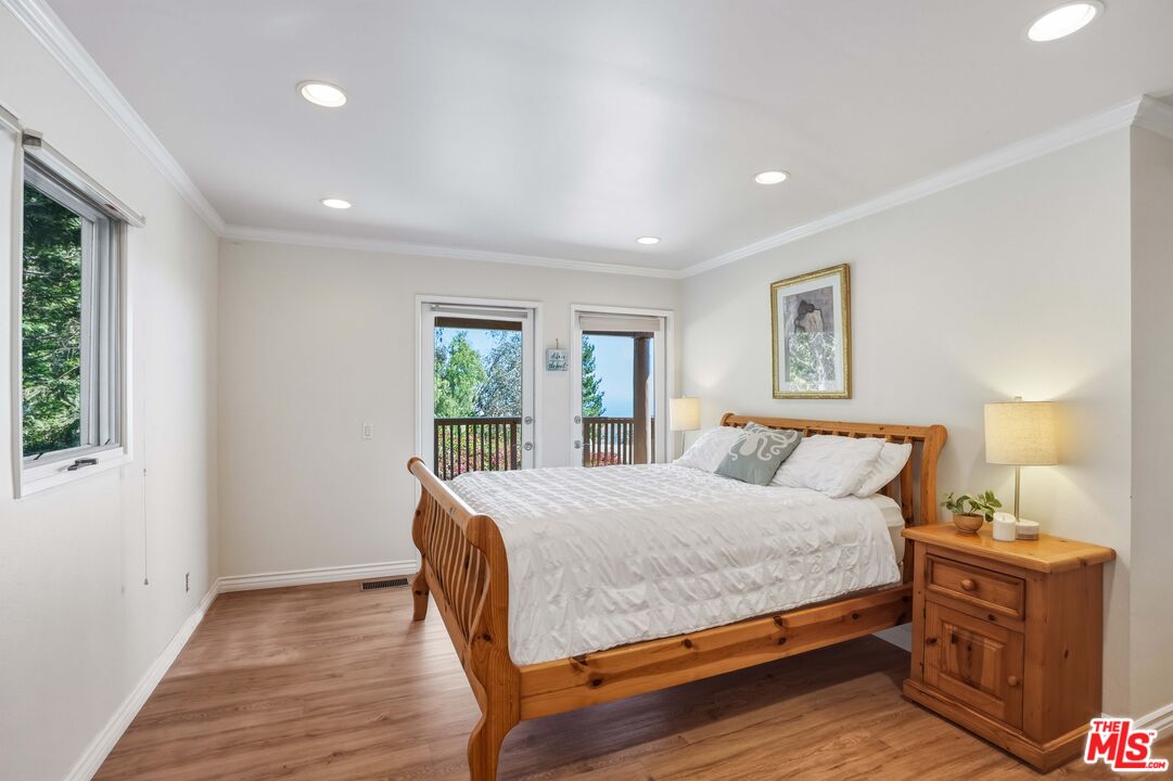 2965 Seabreeze Dr