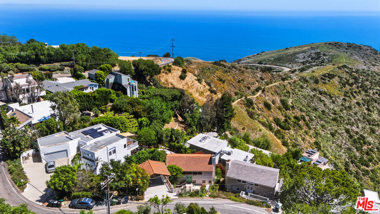 2965 Seabreeze Dr