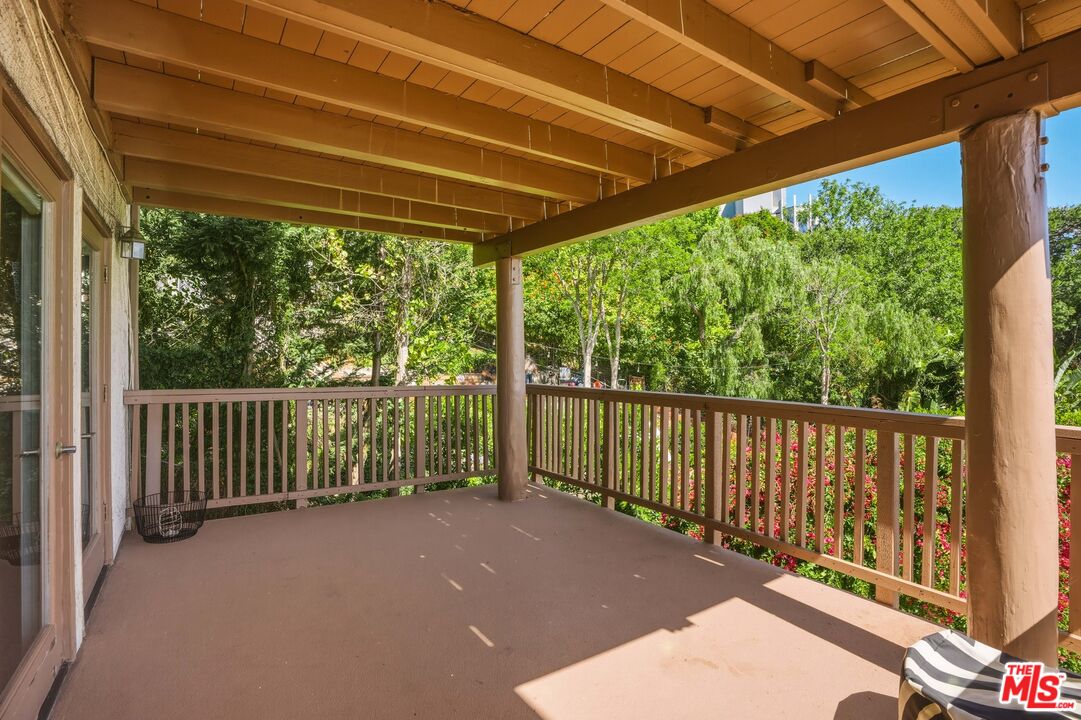 2965 Seabreeze Dr