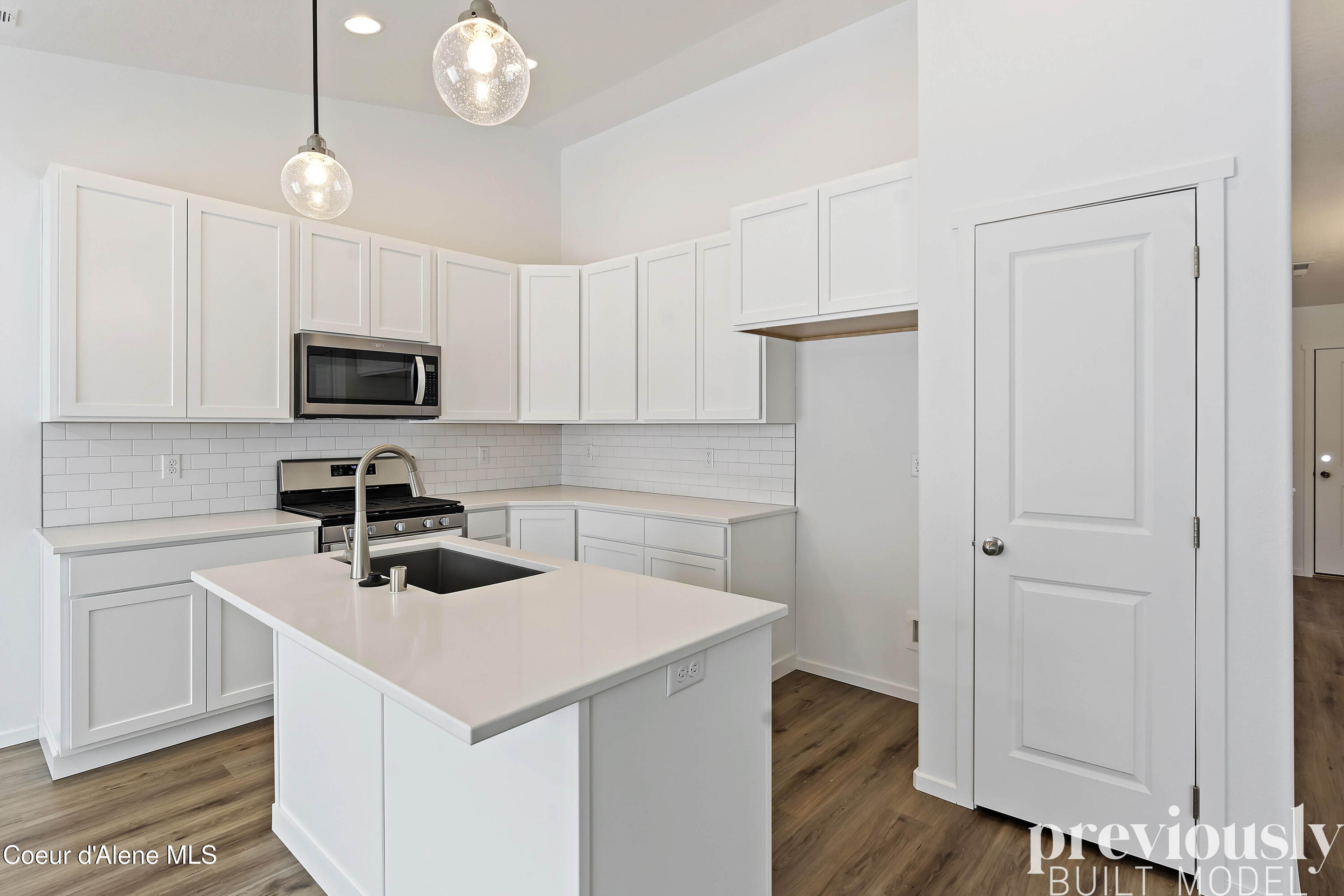 10199 LIVERPOOL LOOP