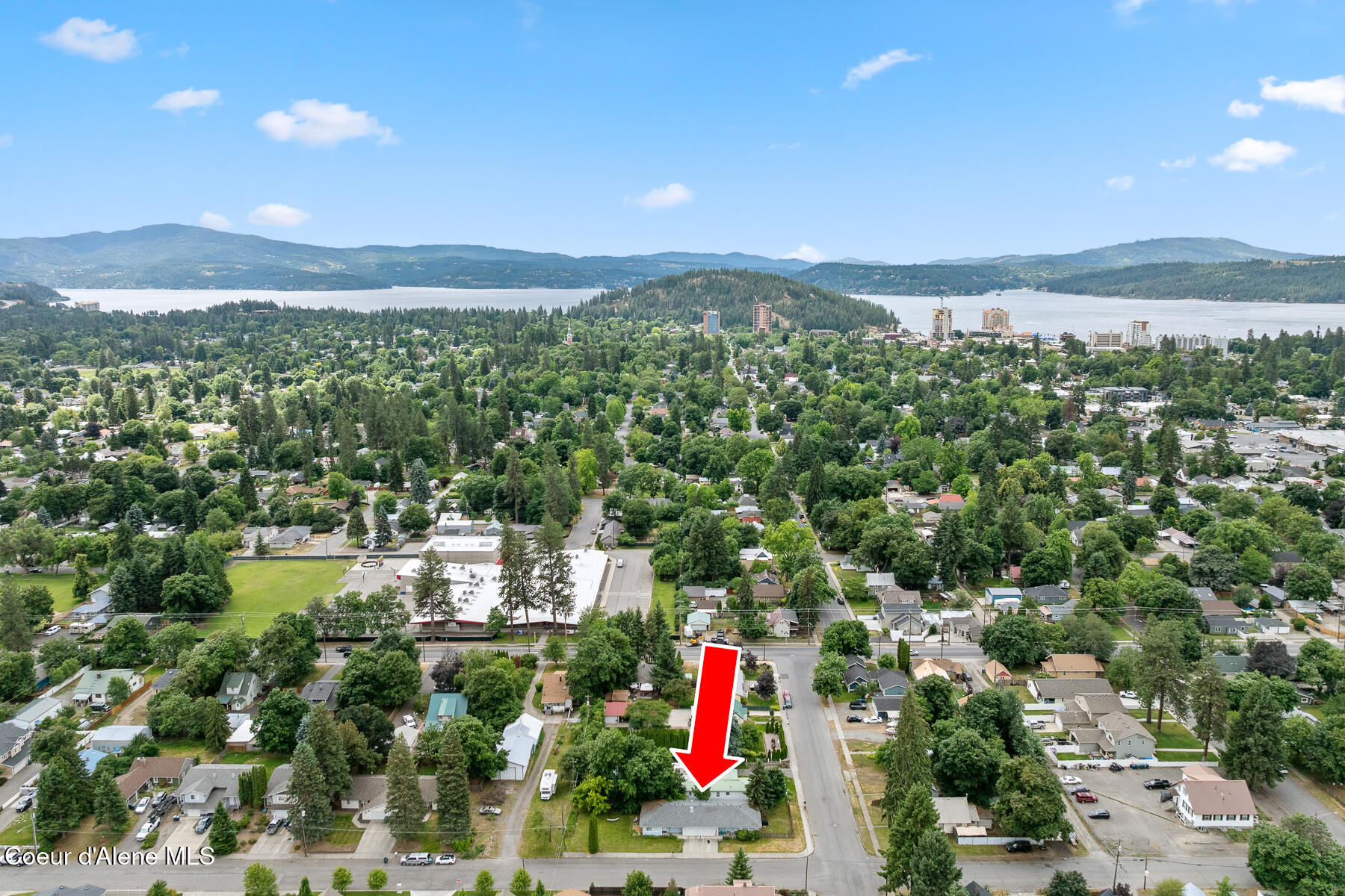 702/704 E Spokane Ave