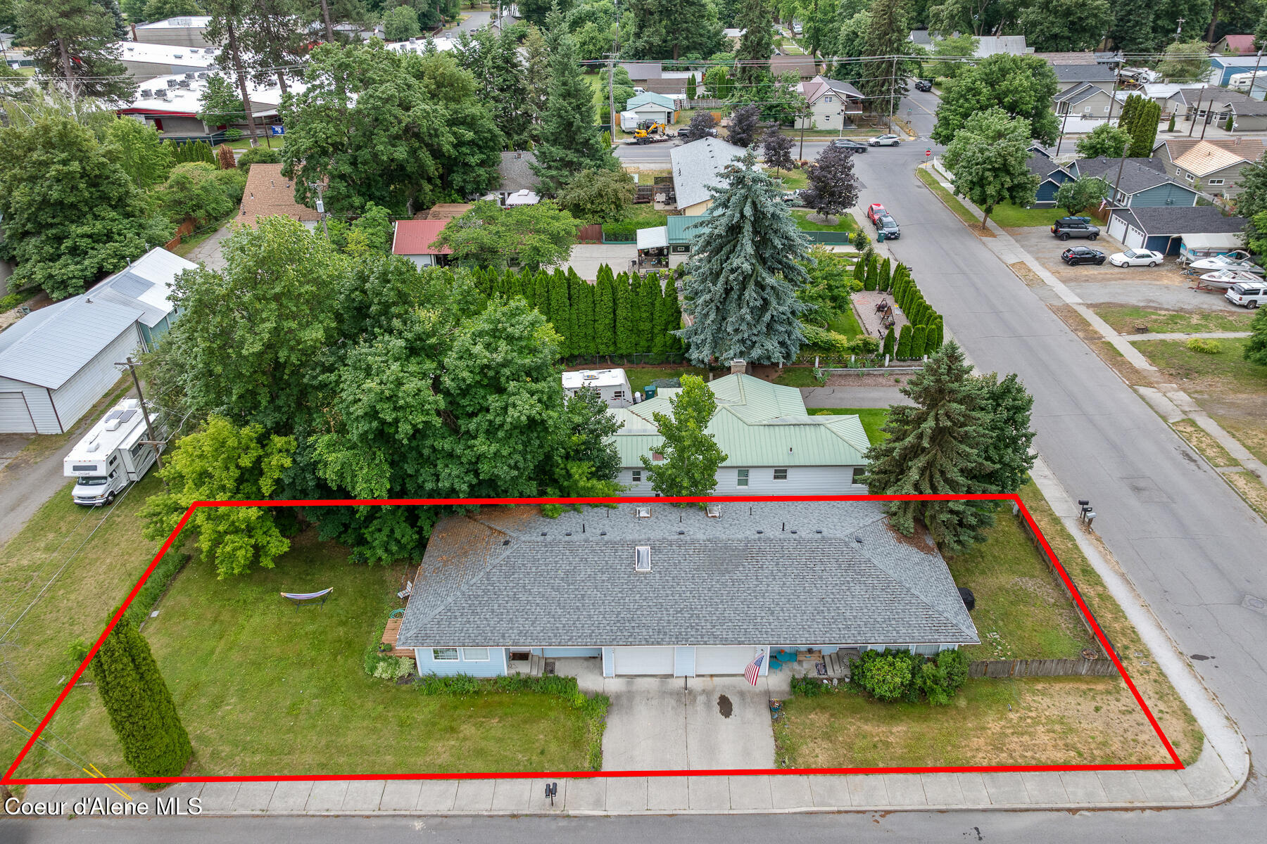 702/704 E Spokane Ave