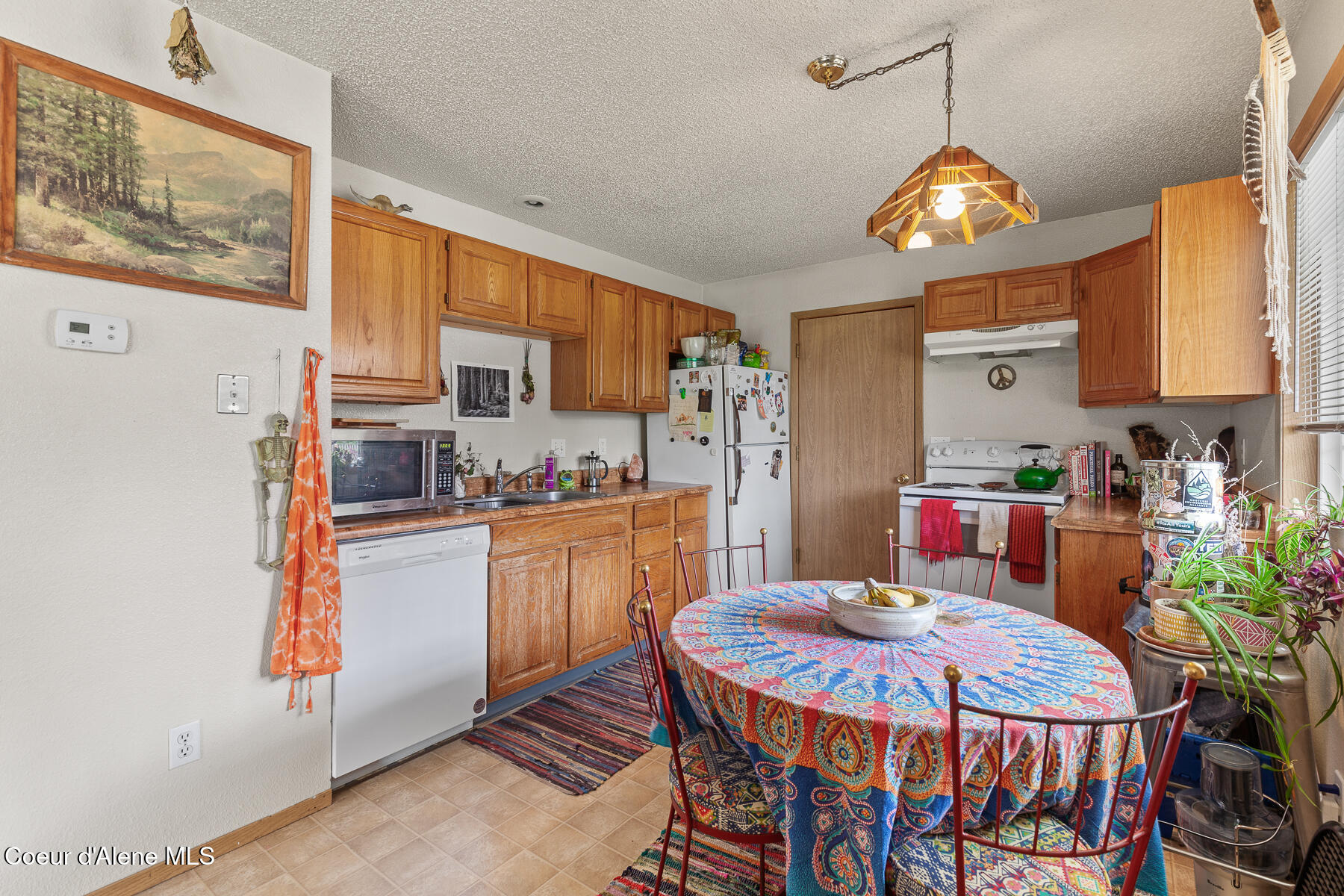 702/704 E Spokane Ave