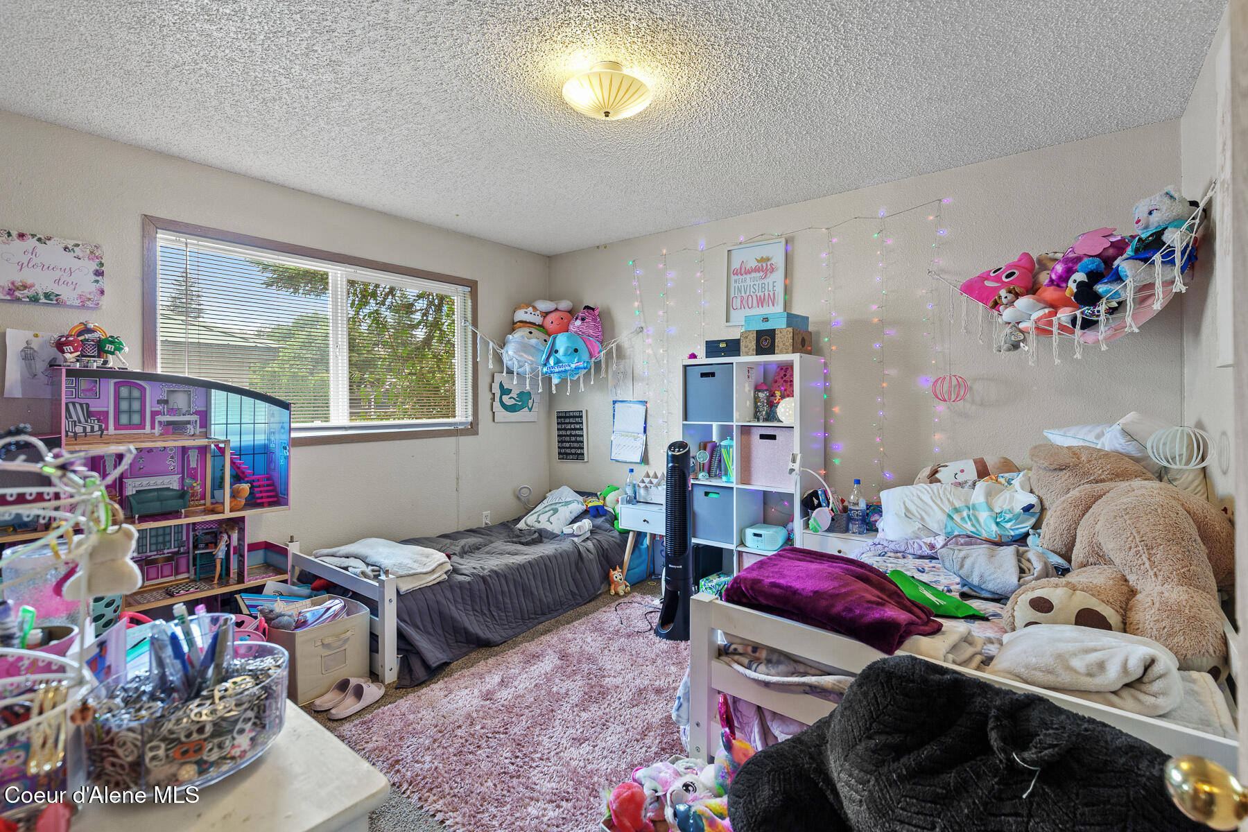 702/704 E Spokane Ave