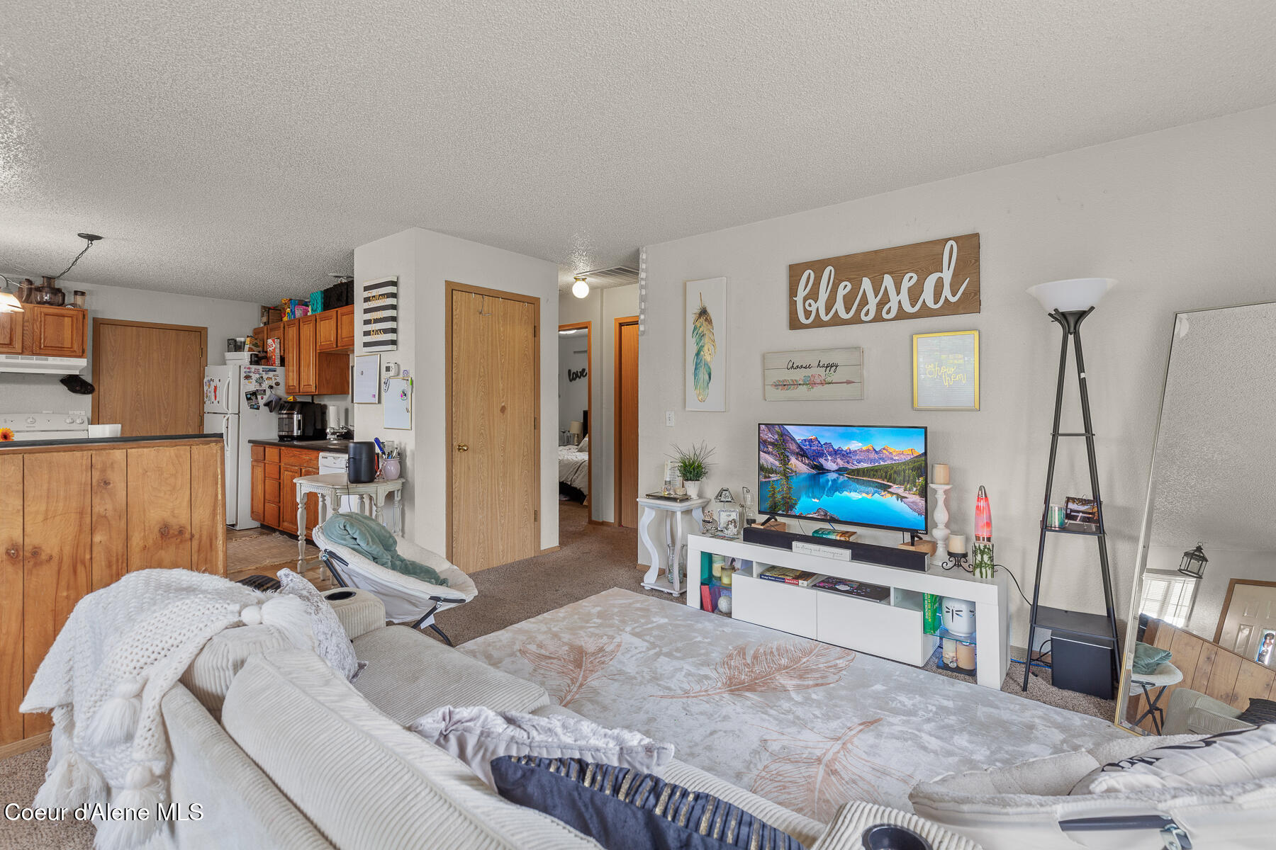 702/704 E Spokane Ave